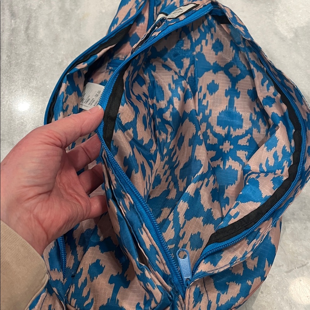 KAVU Lightweight Sling Rope Backpack Blue Ikat - Picture 6 of 10